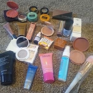 Makeup bundle 23 unopened items